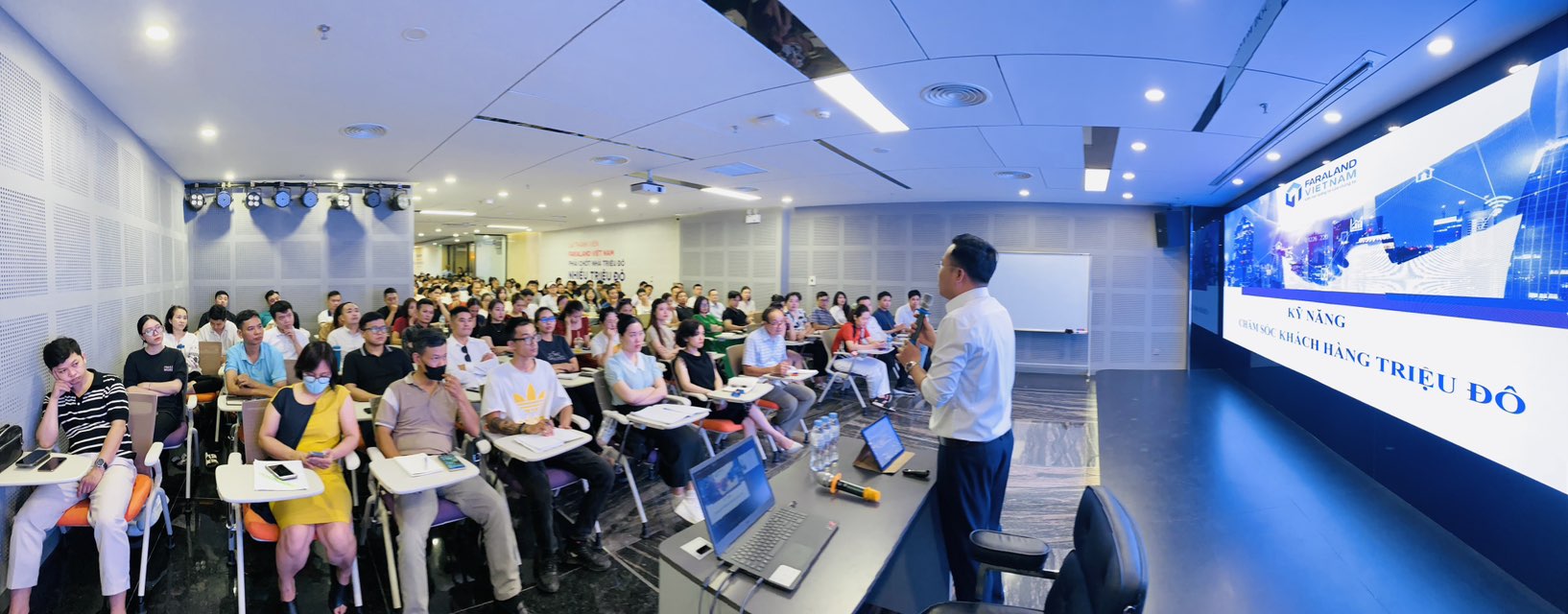 Tuyển dụng và đào tạo nhân viên môi giới bất động sản tại Faraland Việt Nam