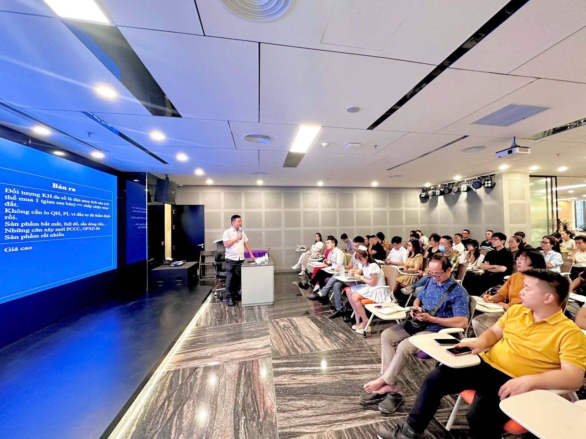 Học tư duy làm nghề từ đâu?